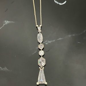 Kendra Scott beautiful yellow gold necklace on slide chain.